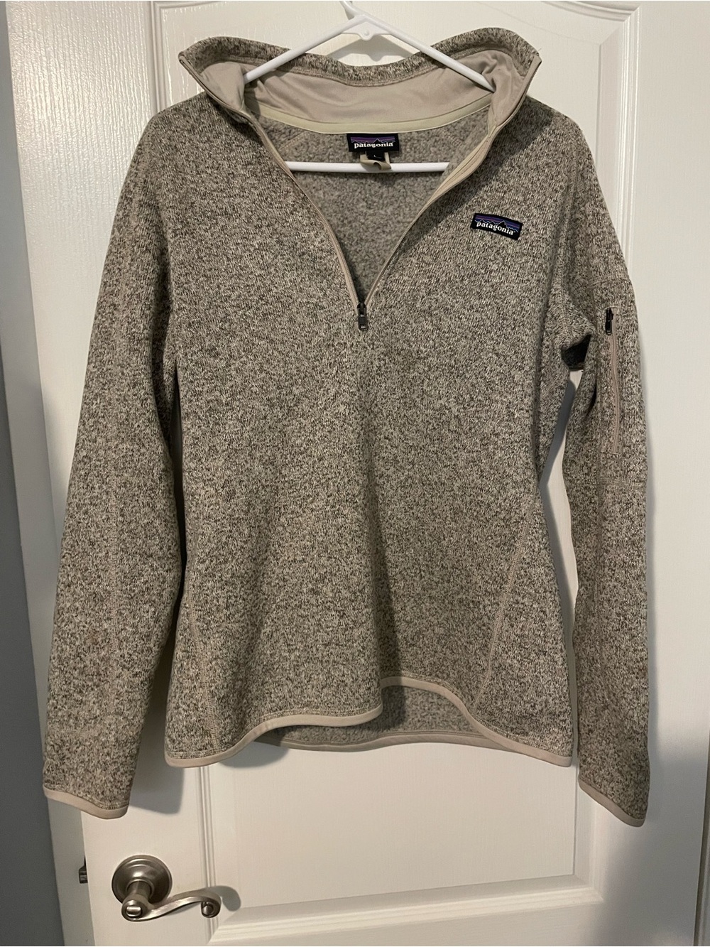 Patagonia Women's Heathered Light Gray 1/4 Zip Fleece Pullover